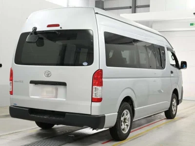 TOYOTA REGIUS VAN