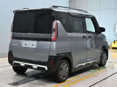 Mitsubishi Delica Mini