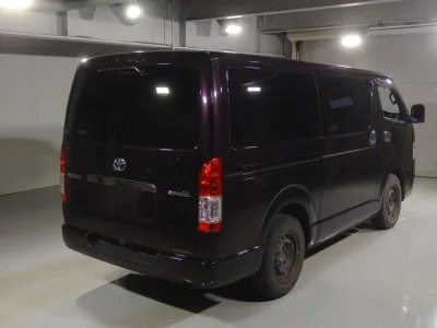 TOYOTA HIACE VAN