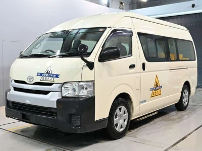 TOYOTA HIACE