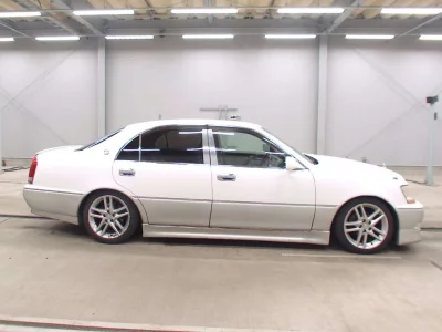 TOYOTA CROWN MAJESTA