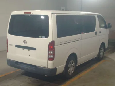 TOYOTA HIACE VAN