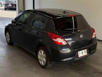 NISSAN TIIDA