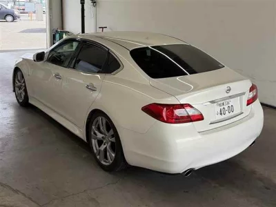 NISSAN FUGA 2