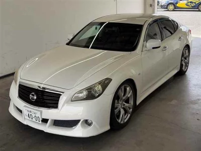 NISSAN FUGA 4