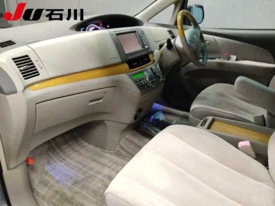 TOYOTA ESTIMA 4