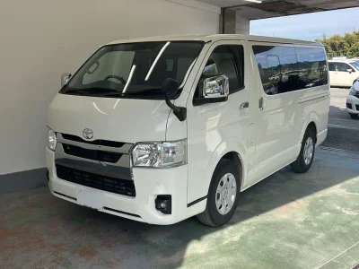 TOYOTA HIACE VAN