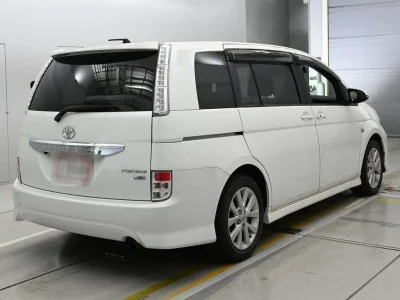TOYOTA ISIS 2