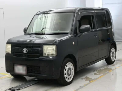 TOYOTA PIXIS SPACE