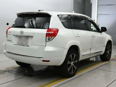 TOYOTA VANGUARD 2