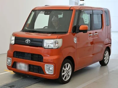 Toyota Pixis Mega