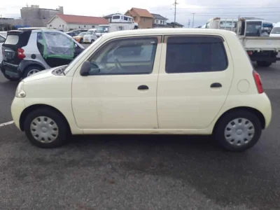 Daihatsu Esse