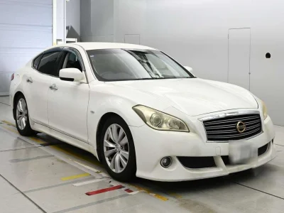 NISSAN FUGA