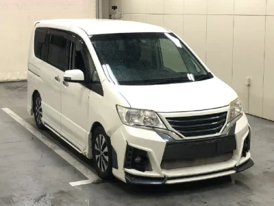 NISSAN SERENA