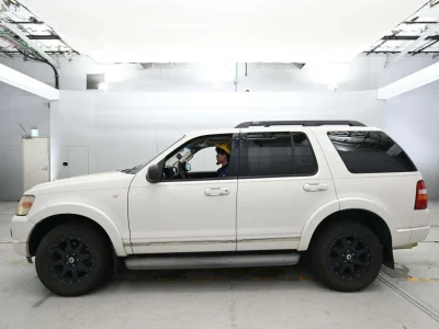 FORD EXPLORER 1