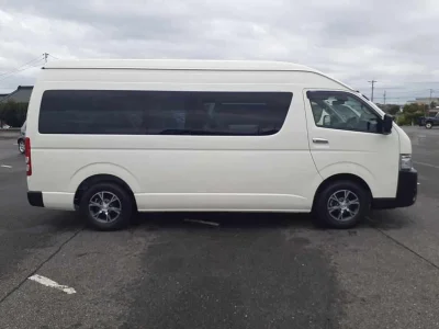 TOYOTA HIACE
