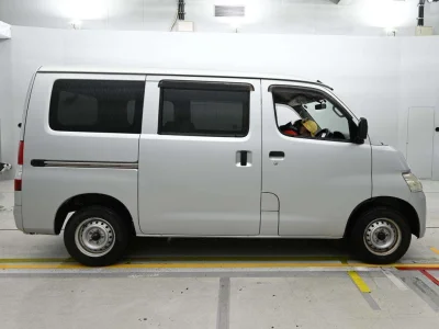 TOYOTA LITE ACE VAN