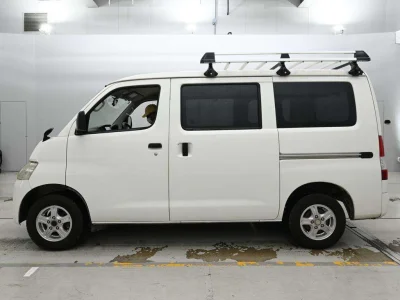 TOYOTA LITE ACE VAN