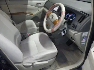 TOYOTA ISIS 2