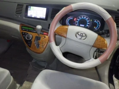 TOYOTA ISIS 3
