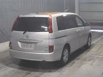 TOYOTA ISIS 1