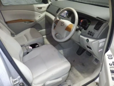 TOYOTA ISIS 2