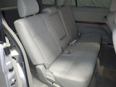 TOYOTA ISIS 4