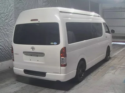 TOYOTA HIACE VAN