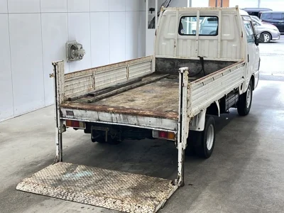 MAZDA BONGO BRAWNY TRUCK