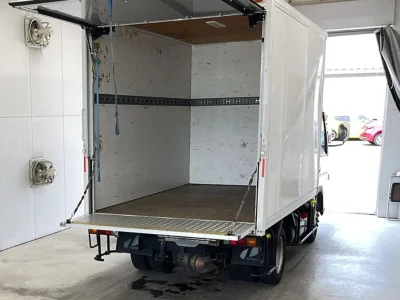 MITSUBISHI CANTER