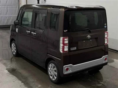 Toyota Pixis Mega