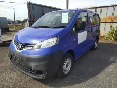 NISSAN NV200