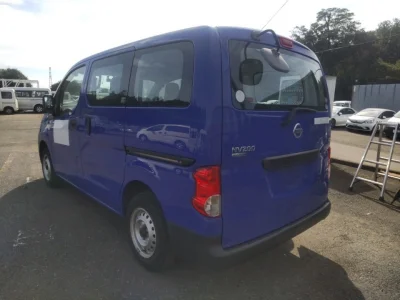 NISSAN NV200