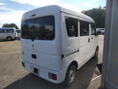 NISSAN CLIPPER VAN
