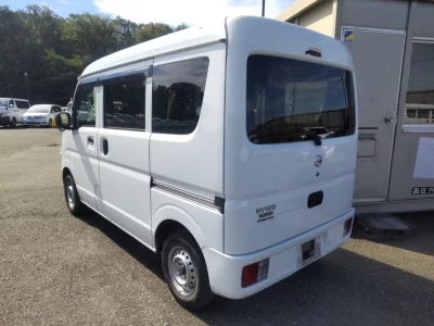 NISSAN CLIPPER VAN