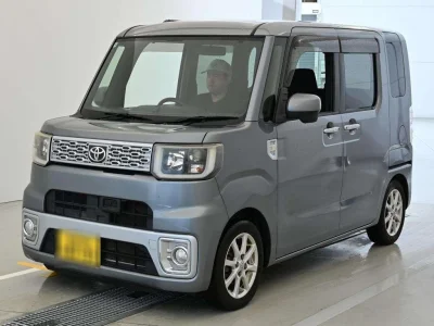 Toyota Pixis Mega