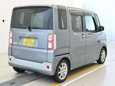 Toyota Pixis Mega