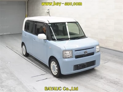 TOYOTA PIXIS SPACE