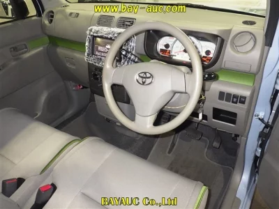 TOYOTA PIXIS SPACE