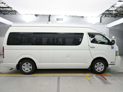 TOYOTA HIACE