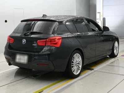 BMW 1 SERIES 2