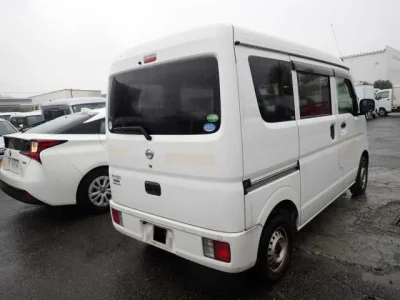 NISSAN CLIPPER VAN