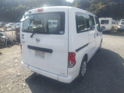 NISSAN NV200