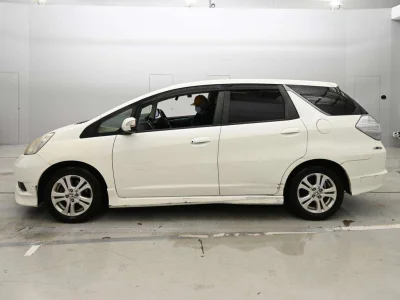 HONDA FIT SHUTTLE 4