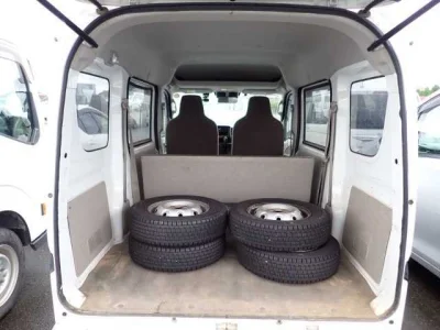 NISSAN CLIPPER VAN