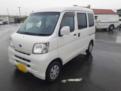 TOYOTA PIXIS VAN