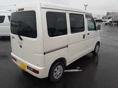 TOYOTA PIXIS VAN