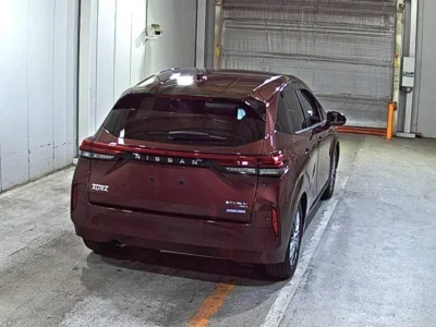 NISSAN AURA