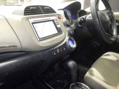 HONDA FIT SHUTTLE 3