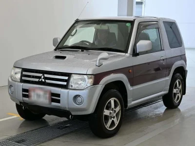 MITSUBISHI PAJERO MINI
